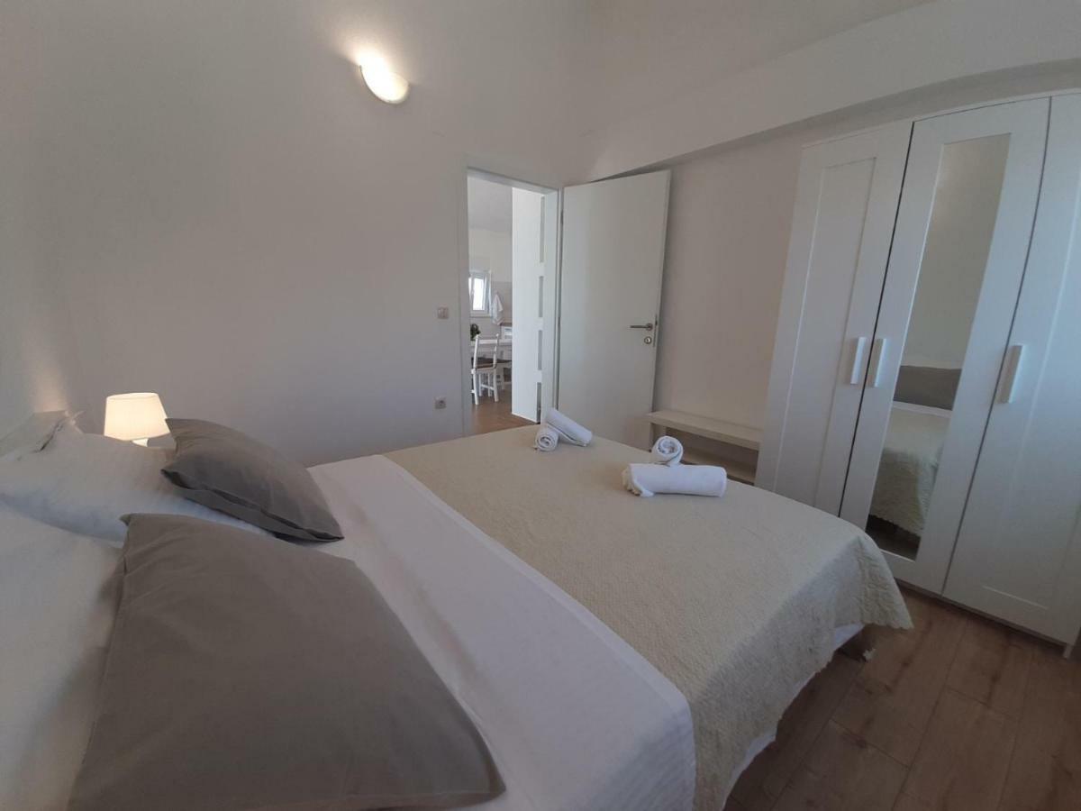 Apartman S Pogledom Ždrelac Exterior foto